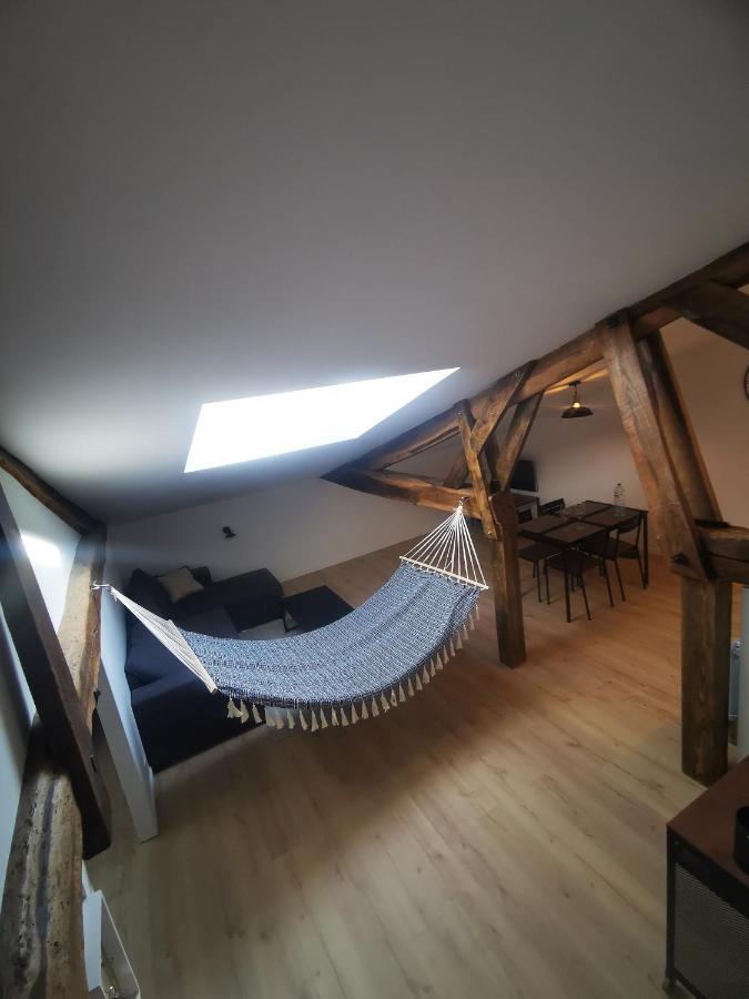 Appartement neuf climatisé sous les toits La Roche-Chalais Esterno foto